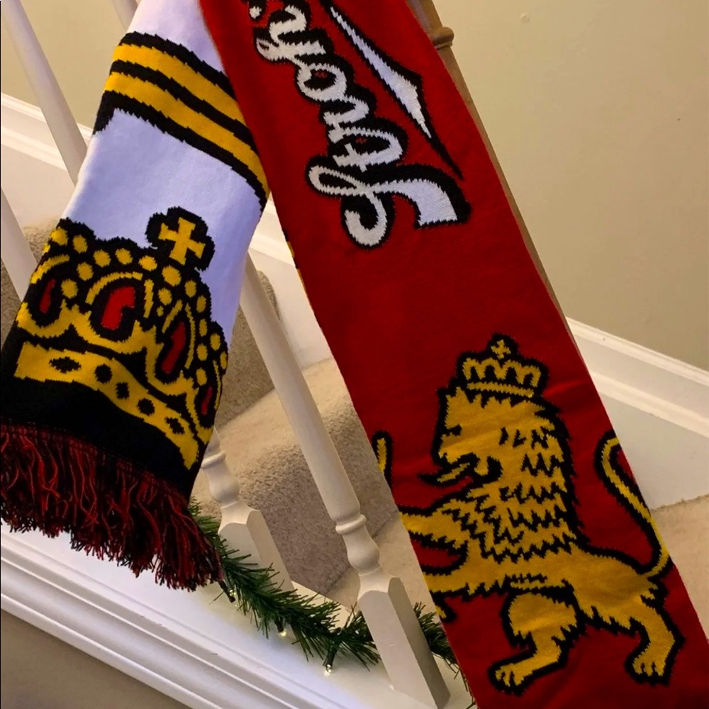 Stroh’s Scarf NWOT